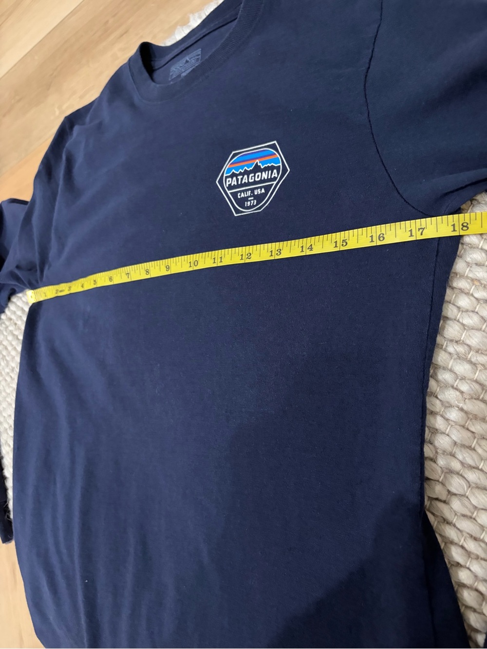 Patagonia Navy Long Sleeved Fitz Roy Hex T Shirt Size Small - Picture 7 of 9